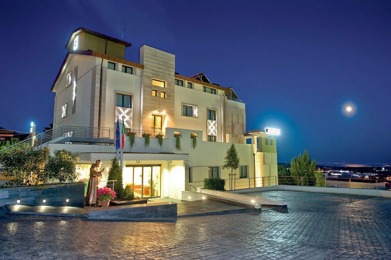 Hotel Vittoria in Celano, Italy