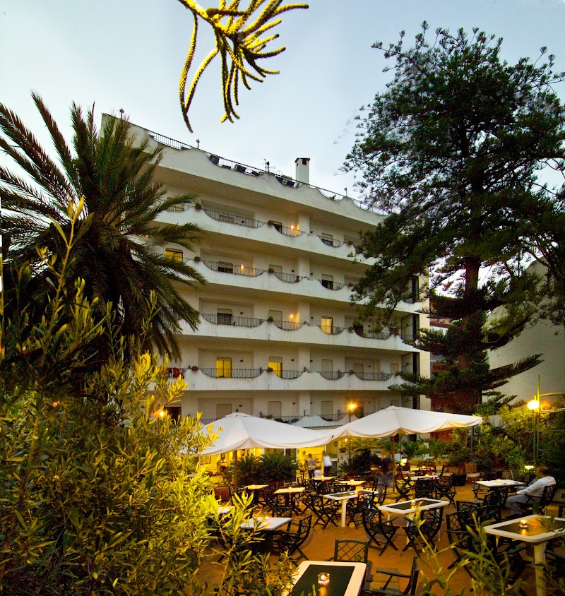 Hotel delle Palme in Barcellona-Pozzo di Gotto, Italy
