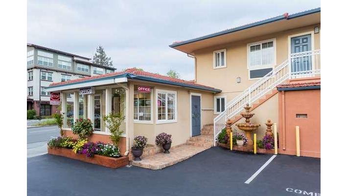 Howard Johnson by Wyndham Berkeley in Berkeley, United States