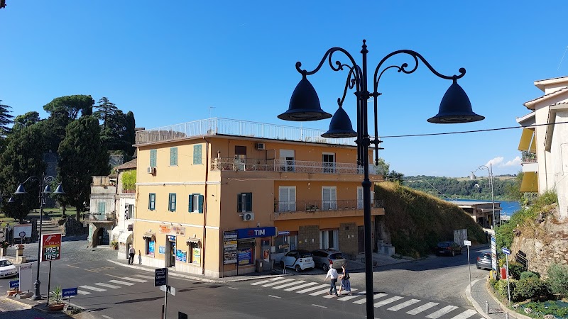 Il B&B del Lago in Anguillara Sabazia, Italy