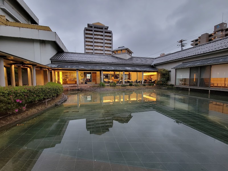 Kansuitei Kozeniya in Tottori, Japan