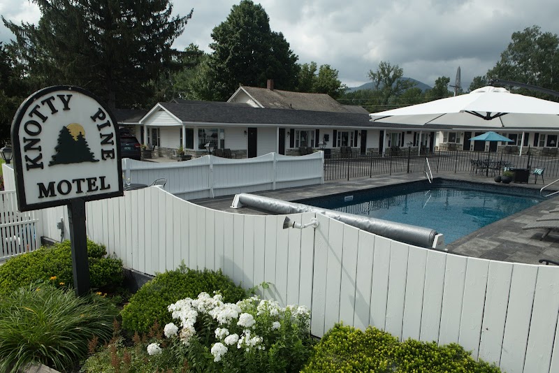 Knotty Pine Motel in Bennington, United States