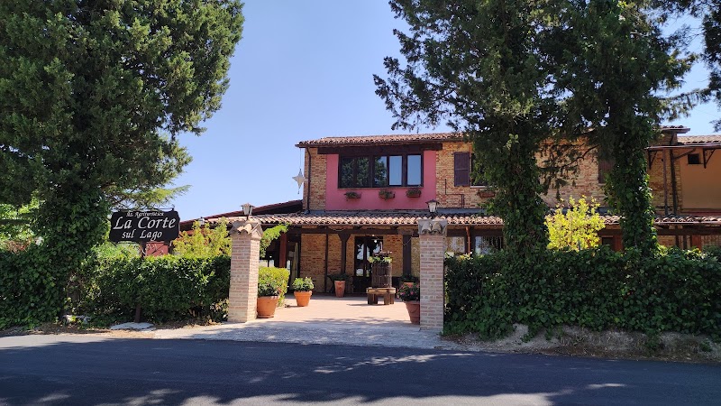 La Corte sul Lago in Cingoli, Italy