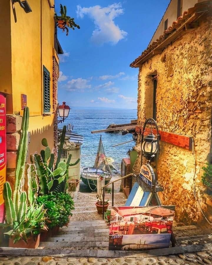 La Locandiera in Bagnara Calabra, Italy