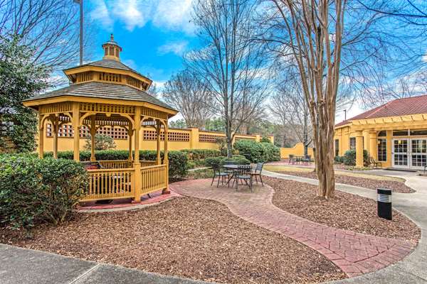 La Quinta Inn & Suites by Wyndham Birmingham Homewood in Birmingham, United States