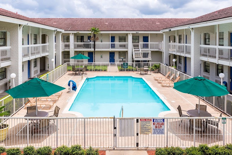Motel 6 Baytown, TX - Garth Rd in Baytown, United States