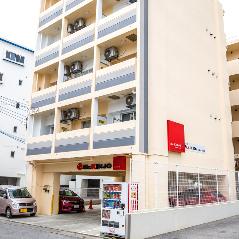 Mr. KINJO in Alaha Style Chatan in Chatan, Japan