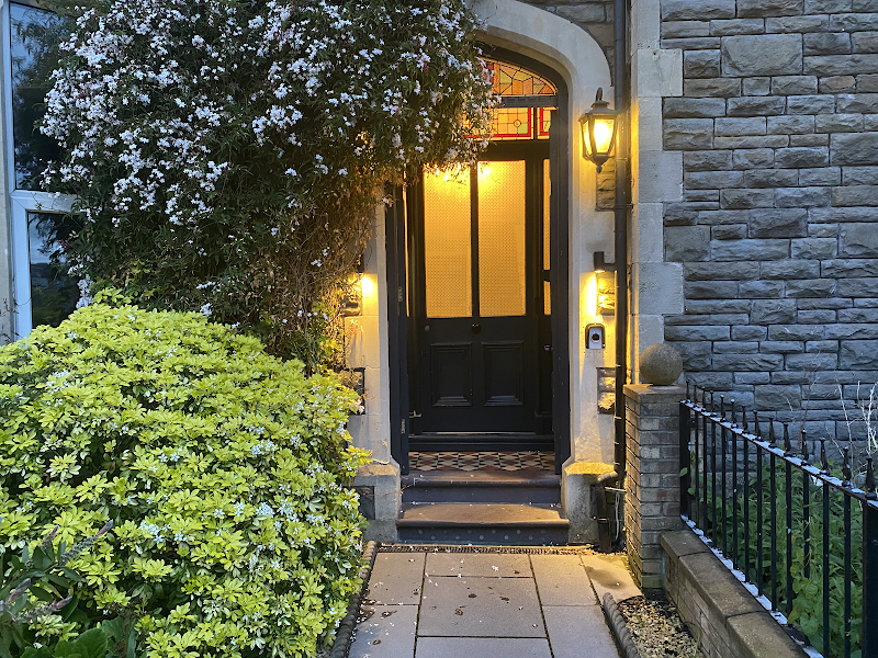 Number One Hundred Bed And Breakfast in Caerdydd, United Kingdom