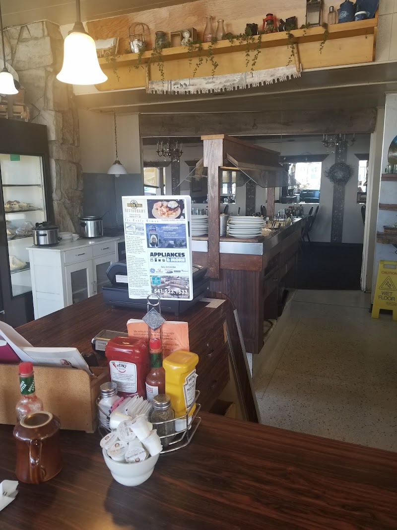 Oregon Trail Motel in Baker City, United States