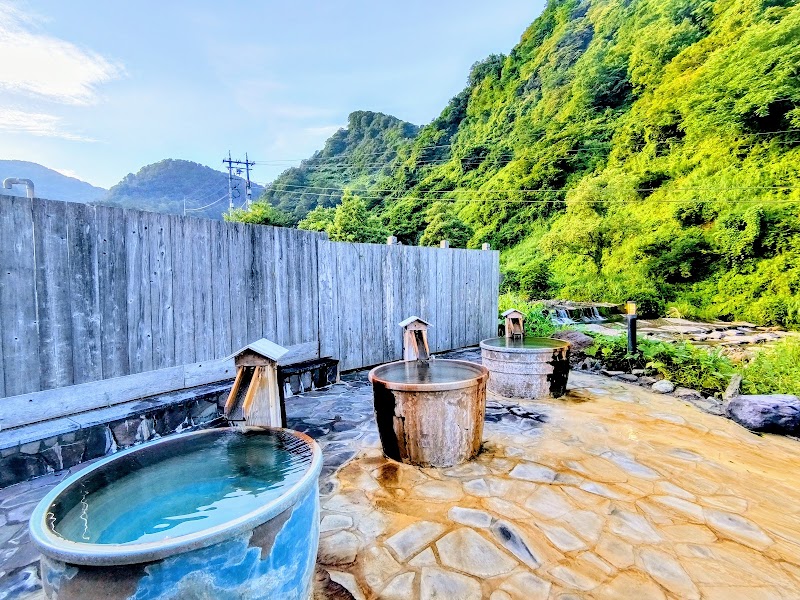 Oyashirazu Onsen Hotel in Itoigawa, Japan