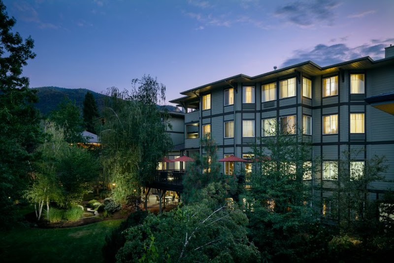 Plaza Inn & Suites at Ashland Creek in Ashland, United States