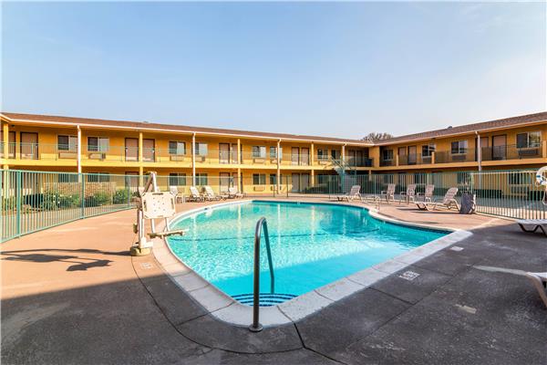 Quality Inn & Suites near Downtown Bakersfield in Bakersfield, United States