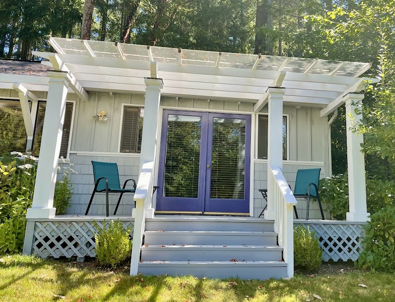 Seabold Cottage in Bainbridge Island, United States