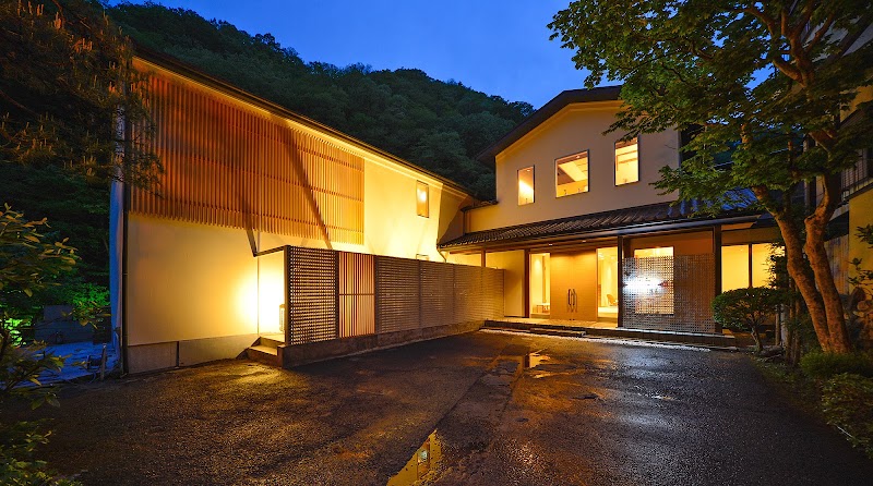 Shima Onsen Hinatamikan in Higashiagatsuma, Japan