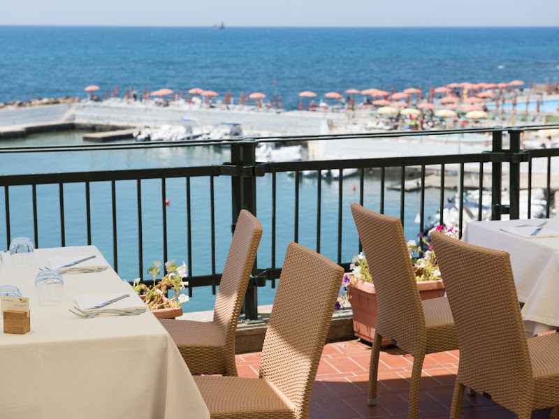 Sunbay Park Hotel in Civitavecchia, Italy