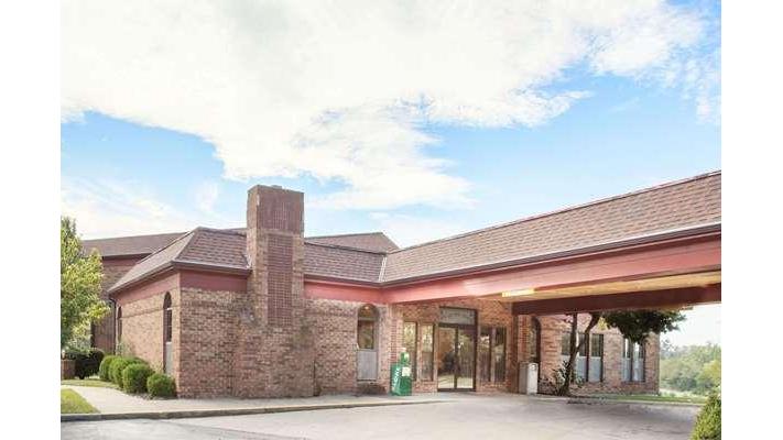 Super 8 by Wyndham Atchison in Atchison, United States