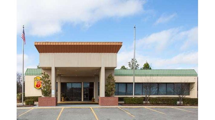 Super 8 by Wyndham Atoka in Atoka, United States