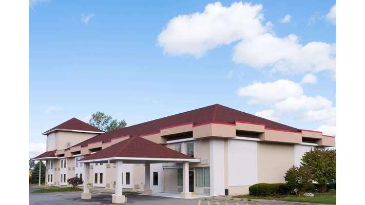 Super 8 by Wyndham Batavia E of Darien Lake Theme Park in Batavia, United States