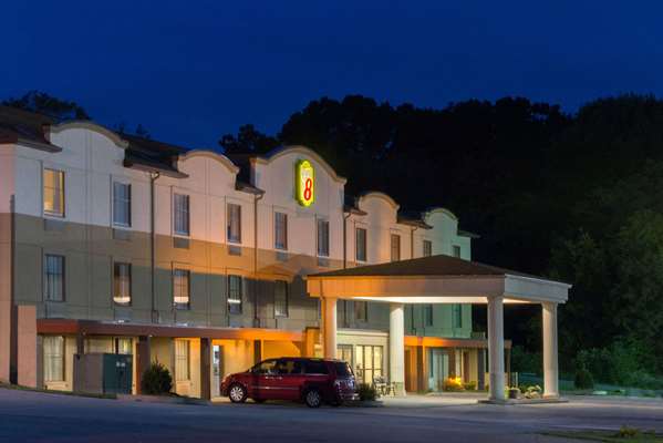 Super 8 by Wyndham Beaver Falls I-76 PA Turnpike in Beaver Falls, United States