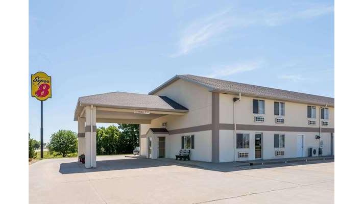 Super 8 by Wyndham Beloit in Beloit, United States