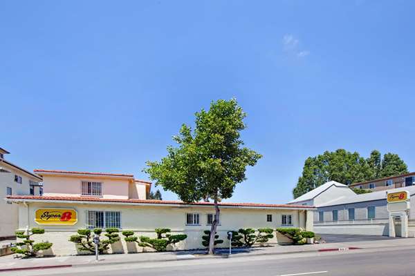 Super 8 by Wyndham Berkeley in Berkeley, United States
