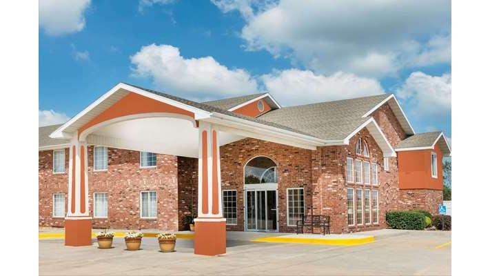 Super 8 by Wyndham Bolivar in Bolivar, United States