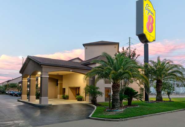 Super 8 by Wyndham Diberville Biloxi Area in Biloxi, United States