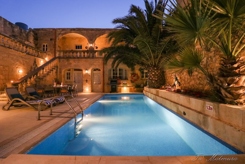 Ta' Matmura Farmhouse B&B in Gharb, Malta