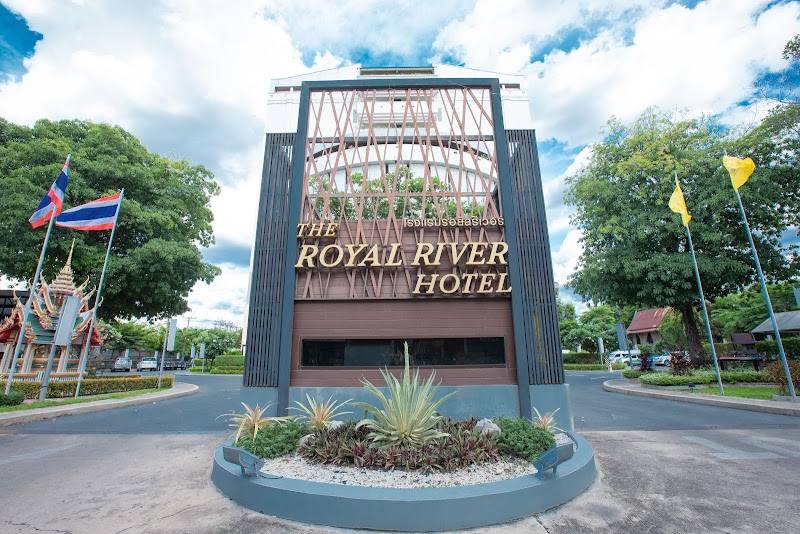 The Royal River Hotel in Bang Phlat, Thailand
