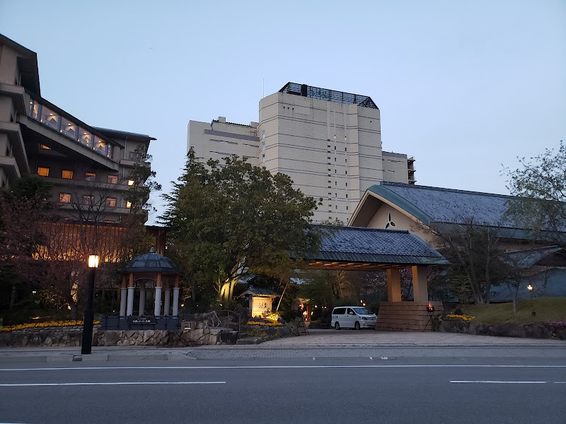 Wakura Onsen Notoraku in Nanao, Japan