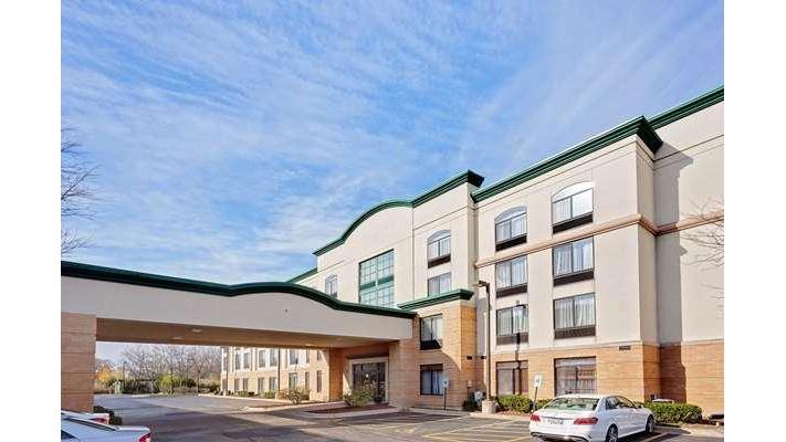 Wingate by Wyndham Arlington Heights in Arlington Heights, United States