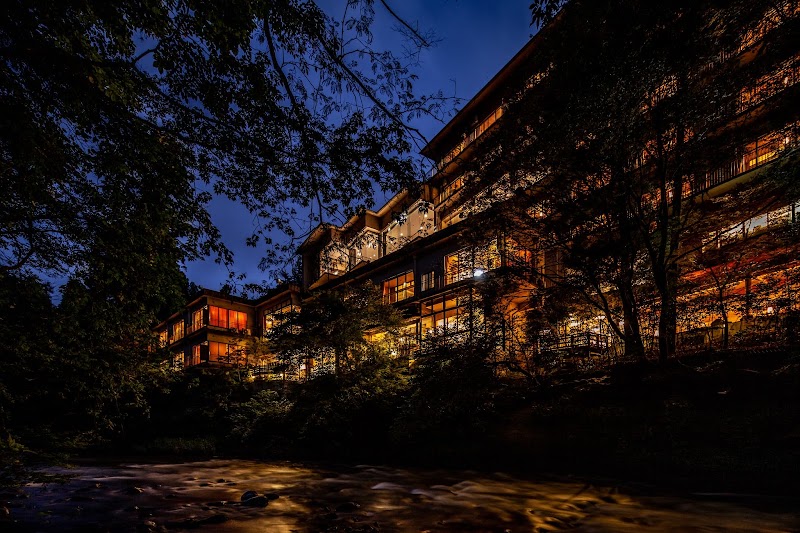 Yamanaka Onsen Shirasagiyu Tawaraya in Kaga, Japan