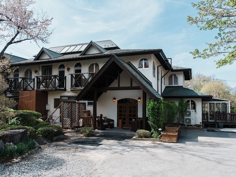 Yatsugatake Lodge Atelier in Hokuto, Japan
