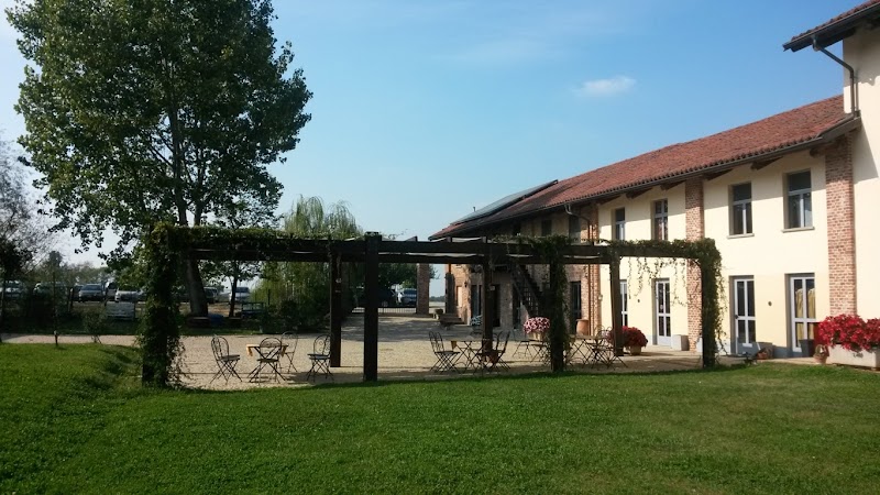 Agriturismo La Longa in Poirino, Italy