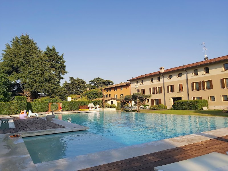 Belvivere Suites in Sona, Italy