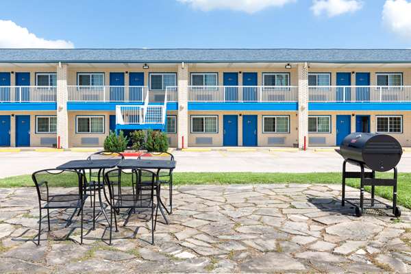 Days Inn by Wyndham Baytown TX in Baytown, Texas, United States