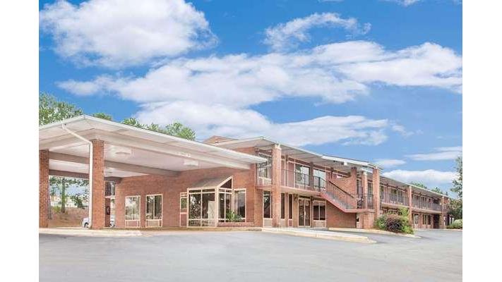 Days Inn by Wyndham Benton in Benton, Arkansas, United States