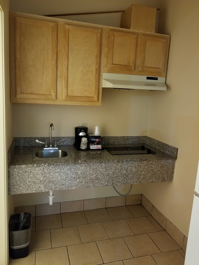 Deluxe Inn & Suites - Baytown in Baytown, Texas, United States