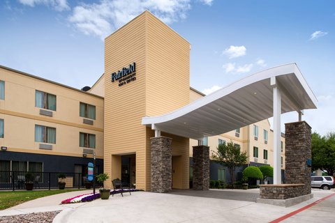 Fairfield Inn & Suites by Marriott Arlington Near Six Flags in Arlington, Texas, United States