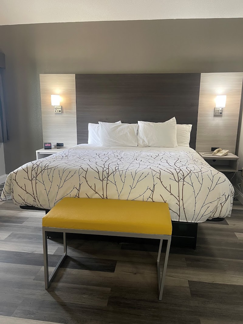 HomeTown Inn & Suites in Belle Plaine, Minnesota, United States