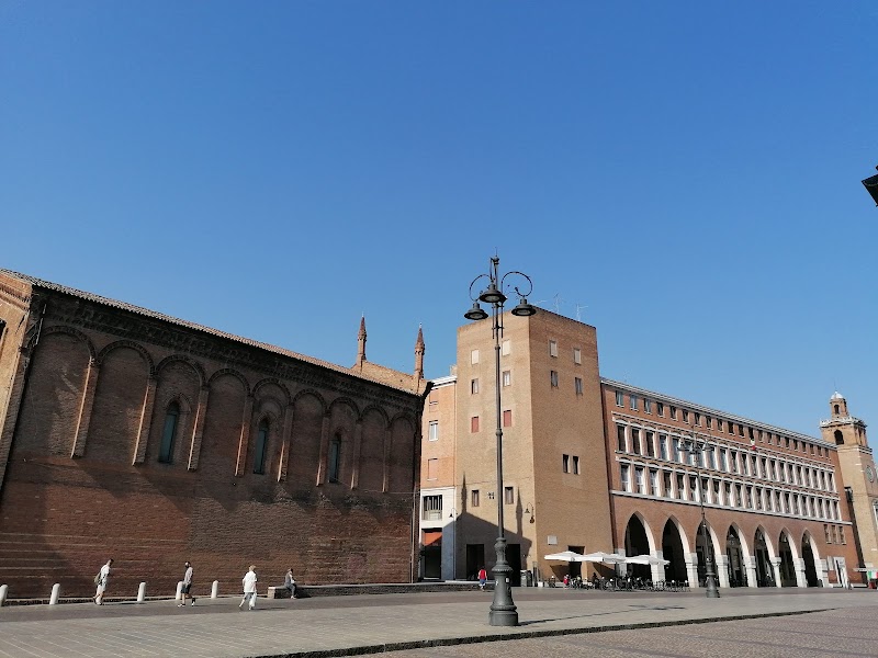 Honey Rooms Ferrara in Ferrara, Italy
