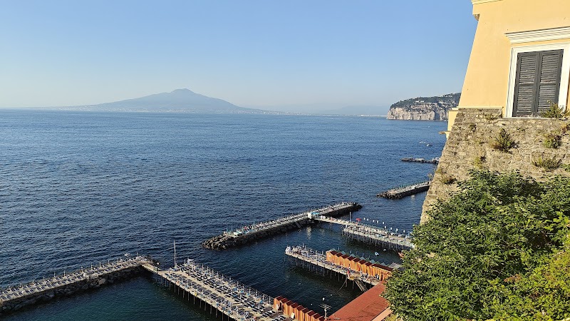 Hotel La Favorita in Ciro Marina, Italy