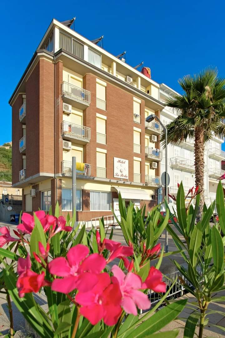 Hotel La Perla in Martinsicuro, Italy