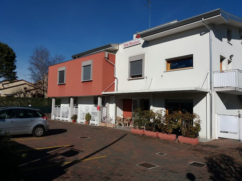 Hotel Mezzaluna in Treviso, Italy