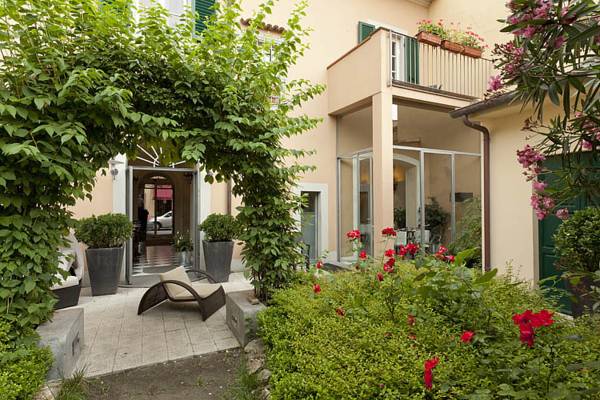 Hotel Novecento in Pisa, Italy