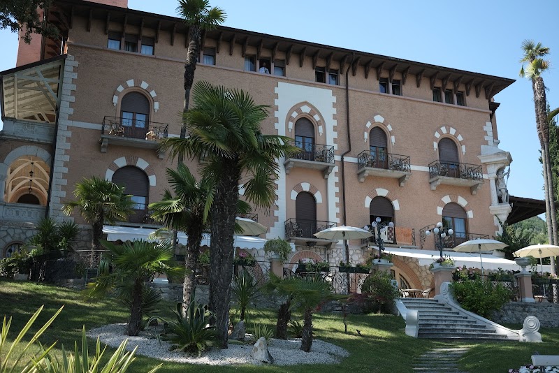 Hotel Ristorante Bellevue in Salo, Italy