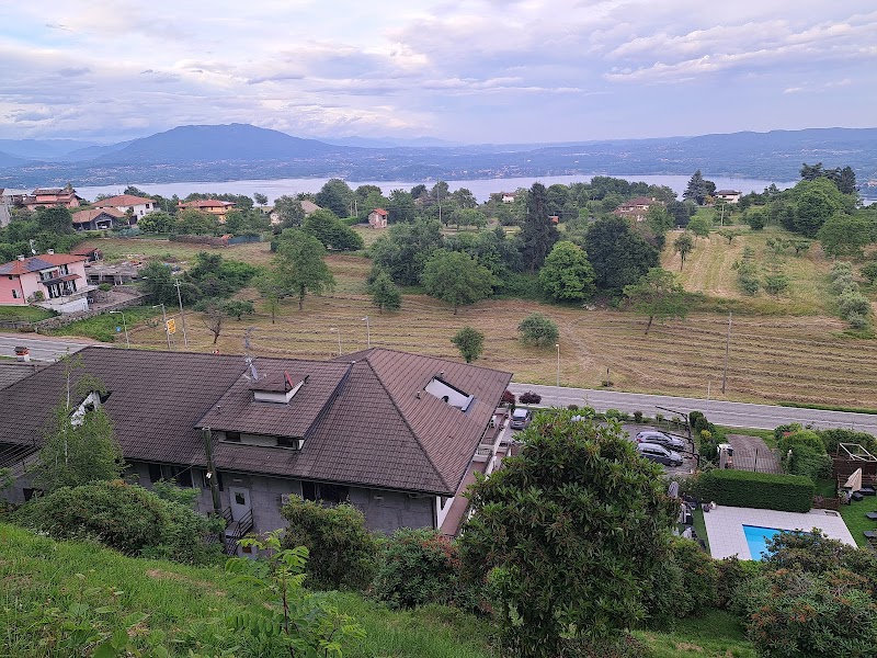 Hotel Ristorante Lo Scoiattolo in Arona, Italy