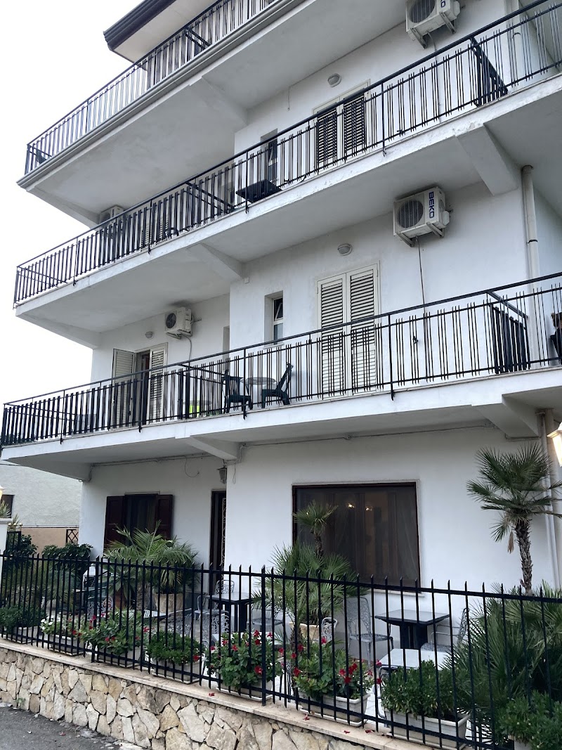 Hotel Villa Sant'Antonio in Giardini, Italy