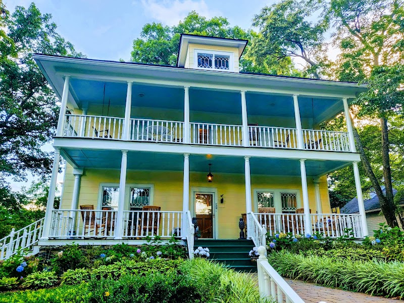 Inn Around the Corner in Black Mountain, North Carolina, United States