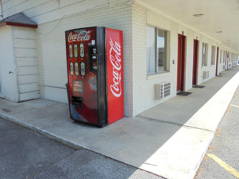 Pine Lodge Motel in Baxley, Georgia, United States